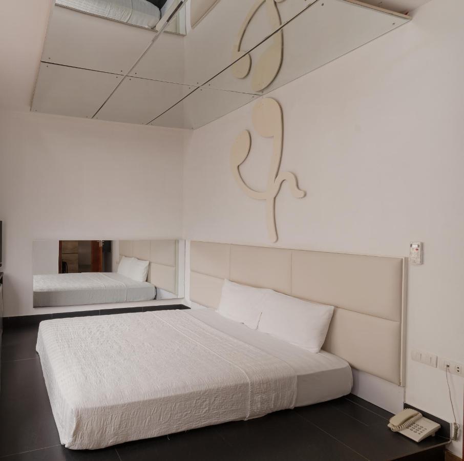 Blue Diamond Apartment Hotel Hanoi Esterno foto